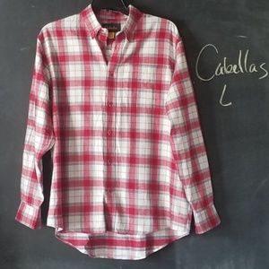 MEDIUM Cabelas red plaid flannel